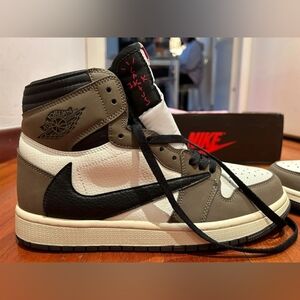 Nike air Jordan tall x Travis Scott